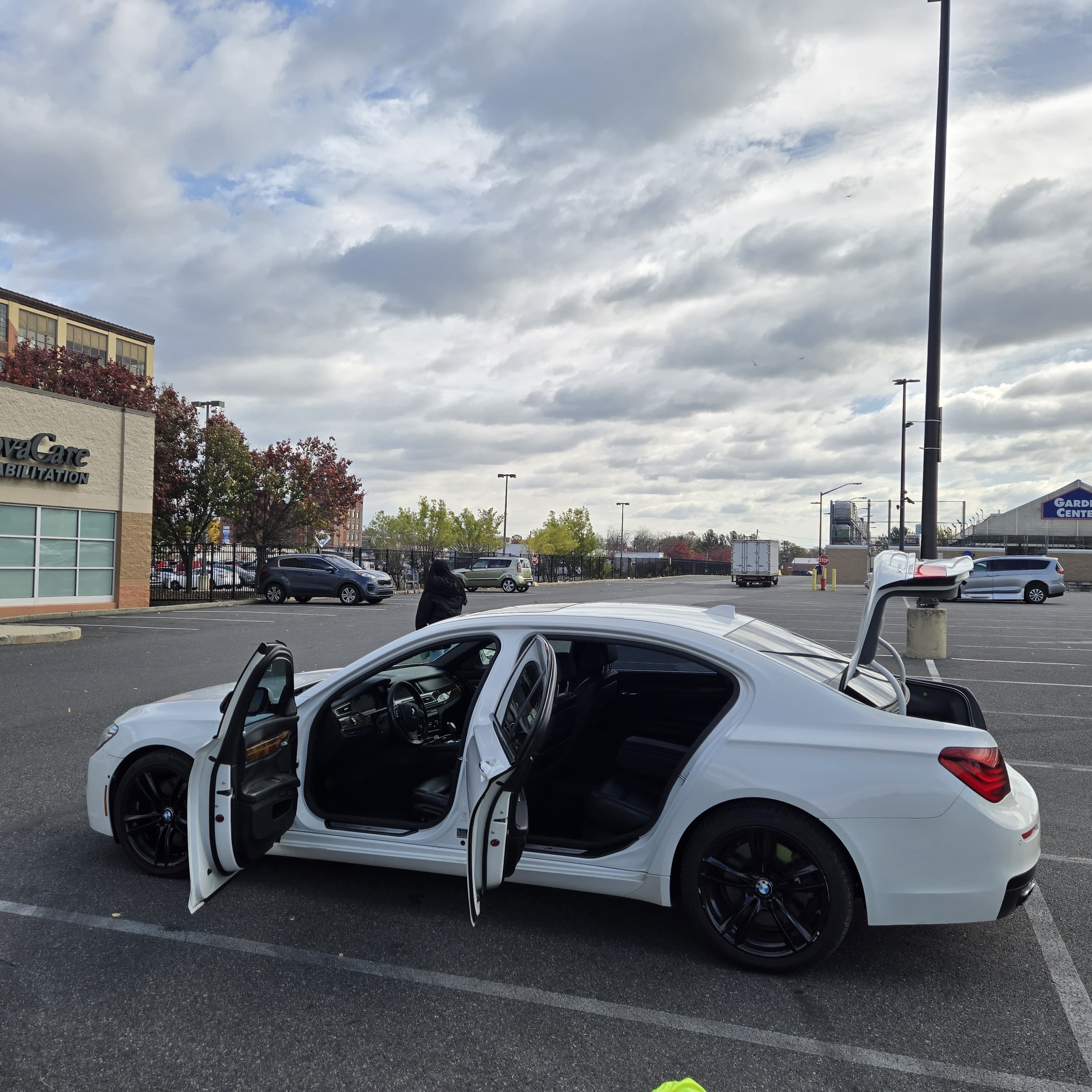 Used 2015 BMW 750Li xDrive AWD/4WD image 8