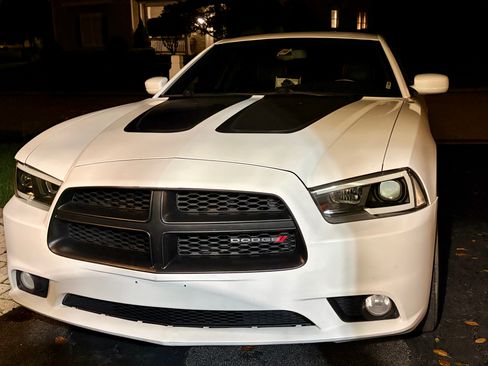 Used 2012 Dodge Charger SXT AWD/4WD image 2
