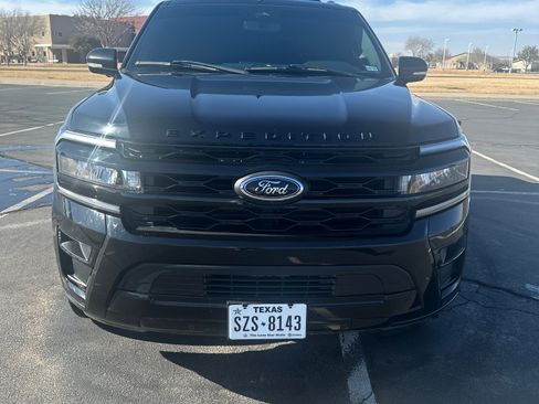 Used 2022 Ford Expedition Limited RWD image 2
