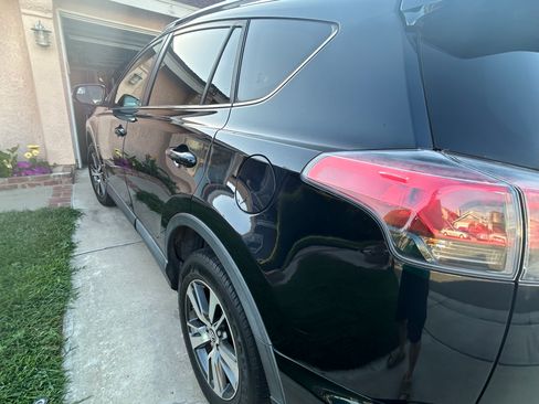 Used 2017 Toyota RAV4 XLE w/ Carpet Mat Package FWD image 6