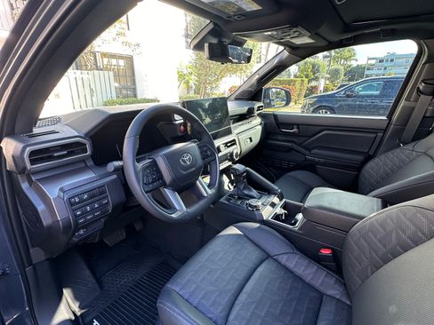 Used 2025 Toyota Tacoma TRD Off-Road image 13