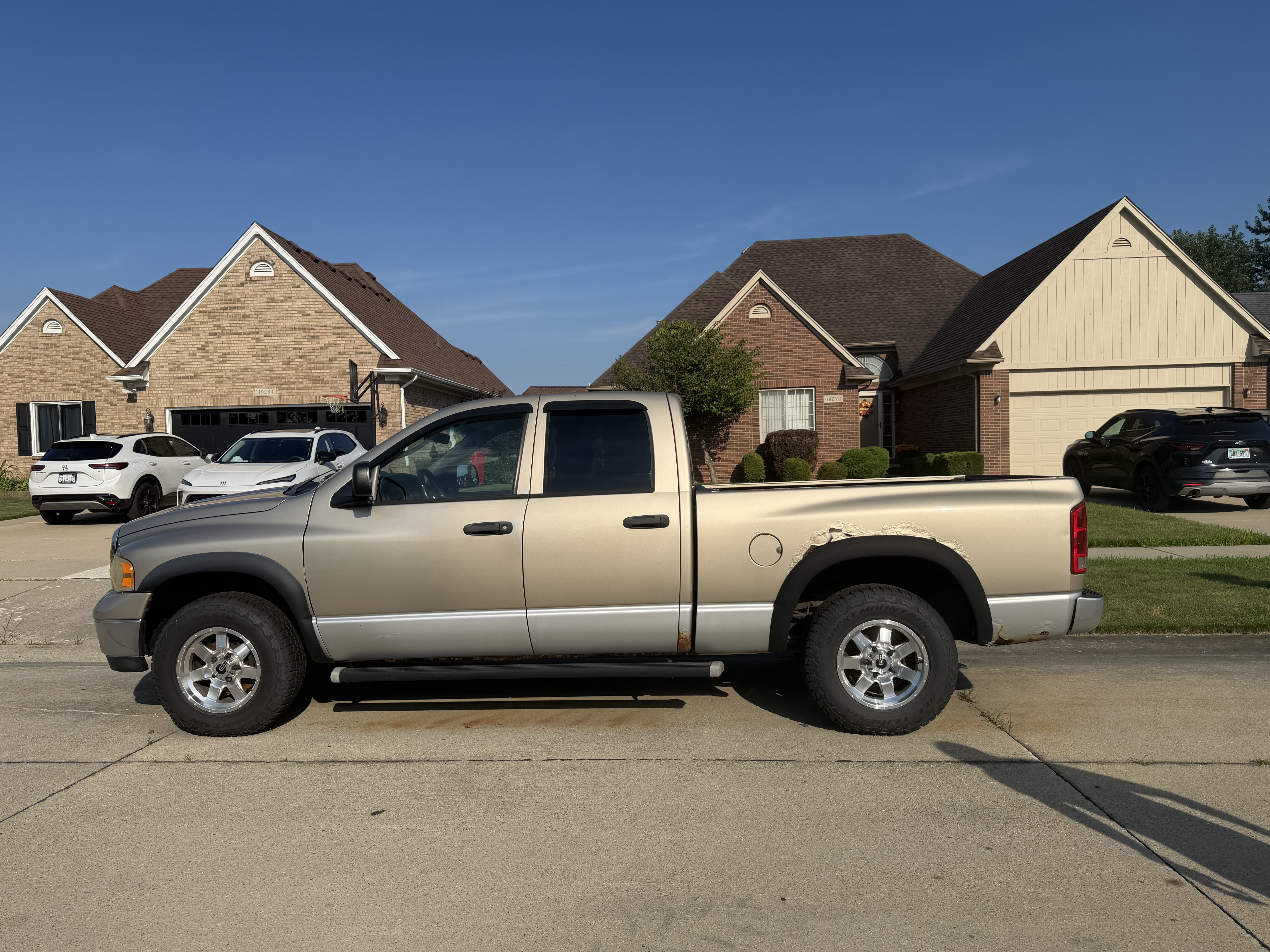 Used 2004 Dodge Ram 1500 Truck SLT w/ Quad Cab Value Group RWD image 1