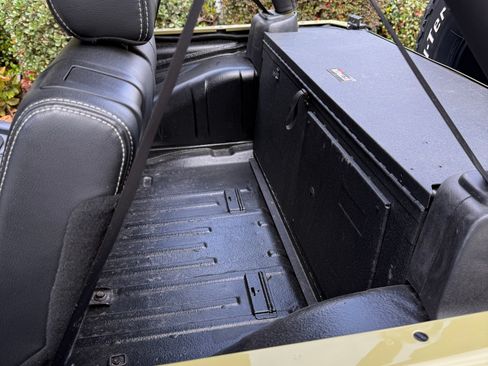 Used 2013 Jeep Wrangler Unlimited Sahara w/ Connectivity Group image 16