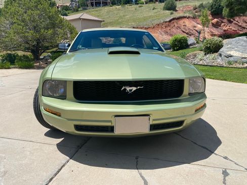 Used 2006 Ford Mustang Convertible RWD image 4