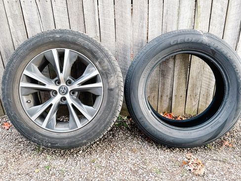 Used 2017 Toyota Highlander LE image 14