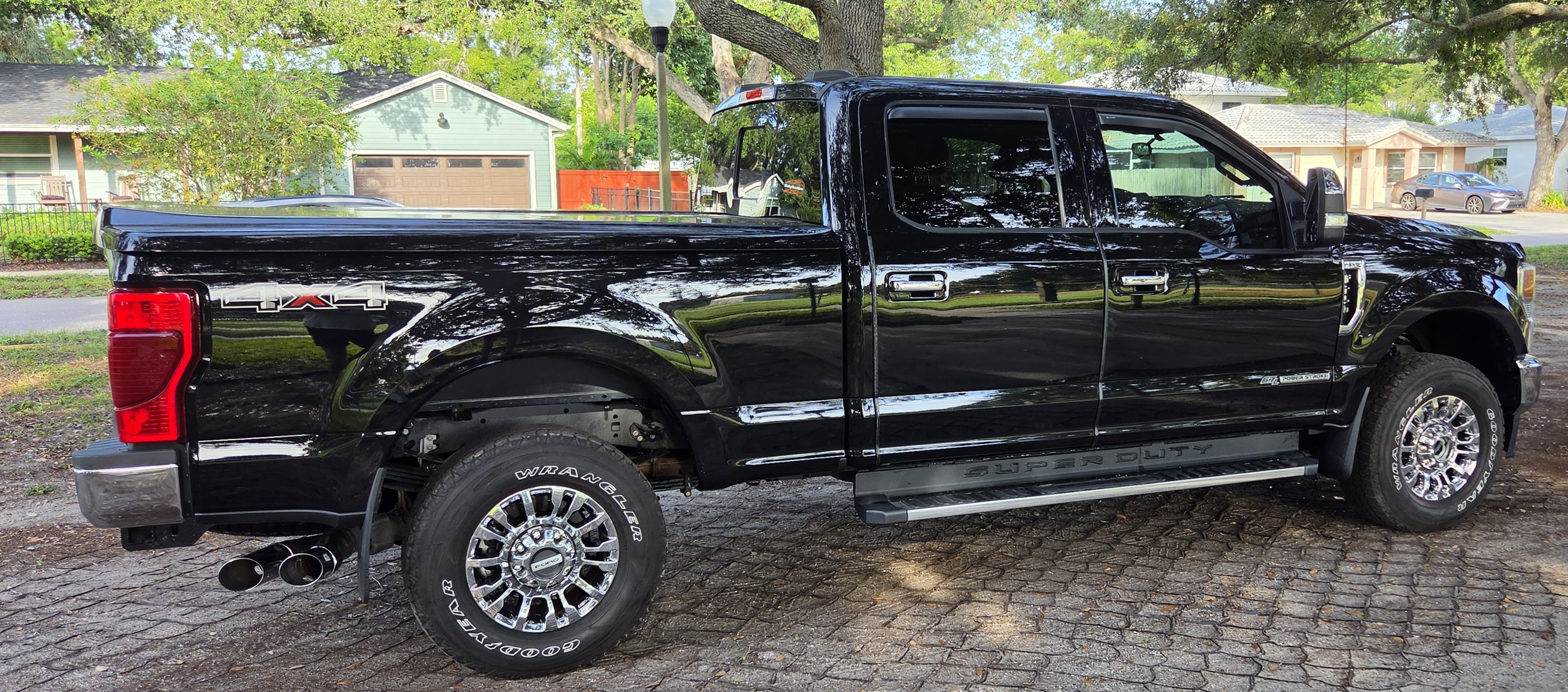 Used 2022 Ford F250 XLT w/ XLT Premium Package AWD/4WD image 9