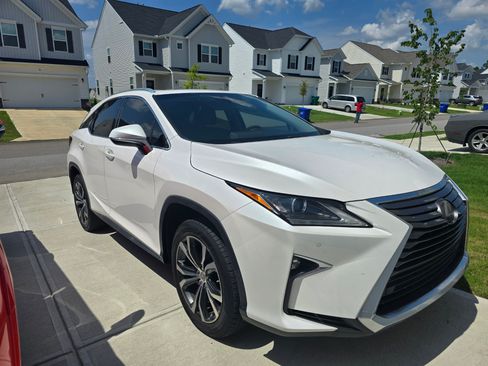 Used 2017 Lexus RX 350 FWD image 2