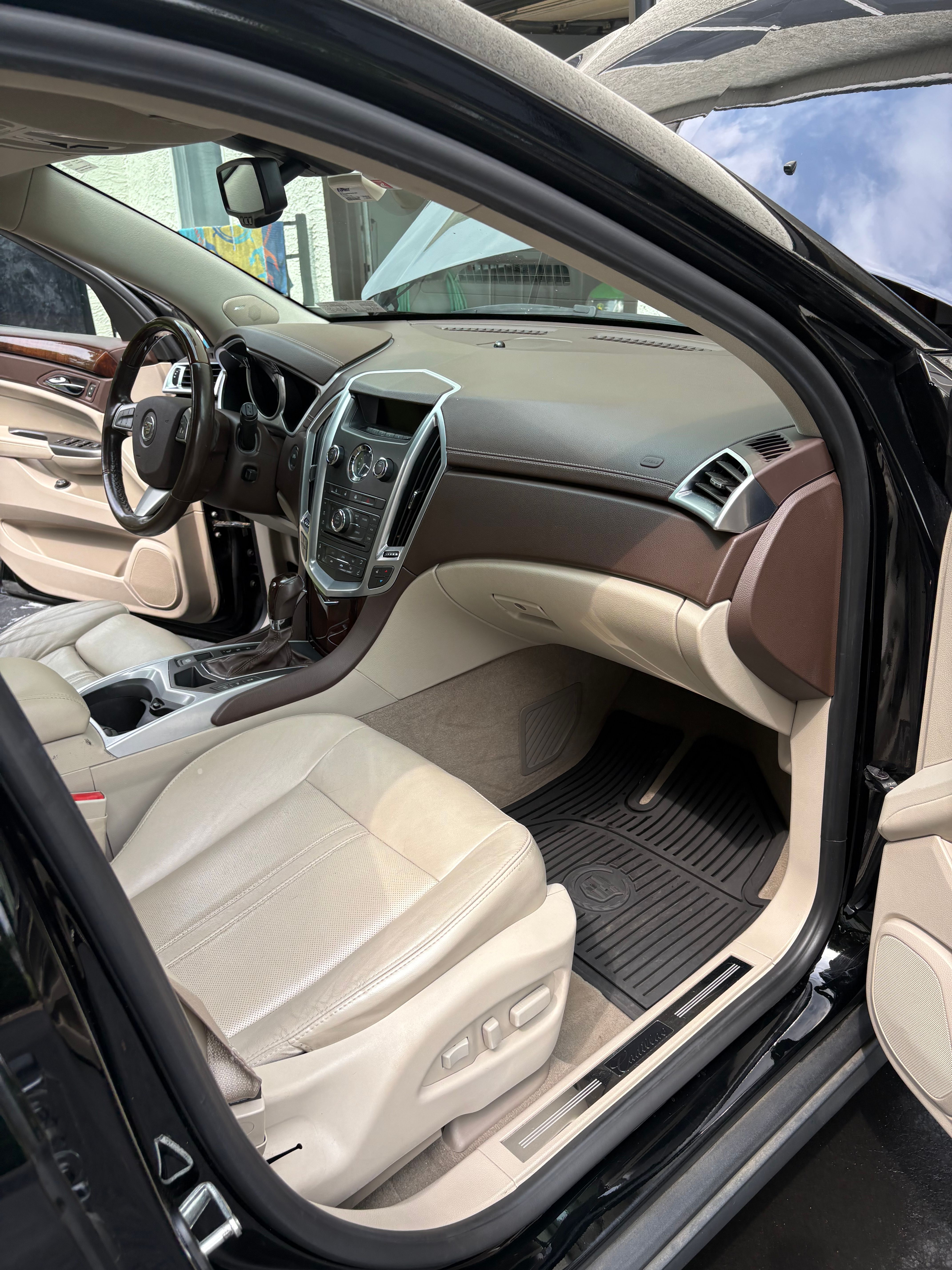 Used 2012 Cadillac SRX Luxury AWD/4WD image 8