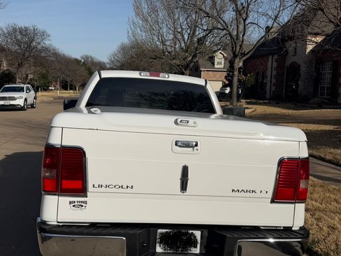 Used 2007 Lincoln Mark LT 2WD image 8