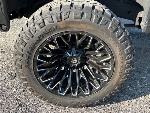 Used 2024 GMC Sierra 2500 Denali w/ Denali Reserve Package image 24