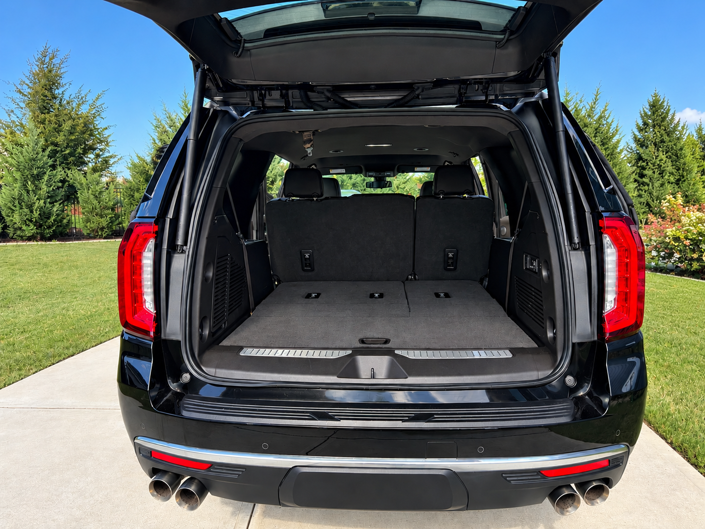 Used 2022 GMC Yukon Denali w/ Max Trailering Package AWD/4WD image 11