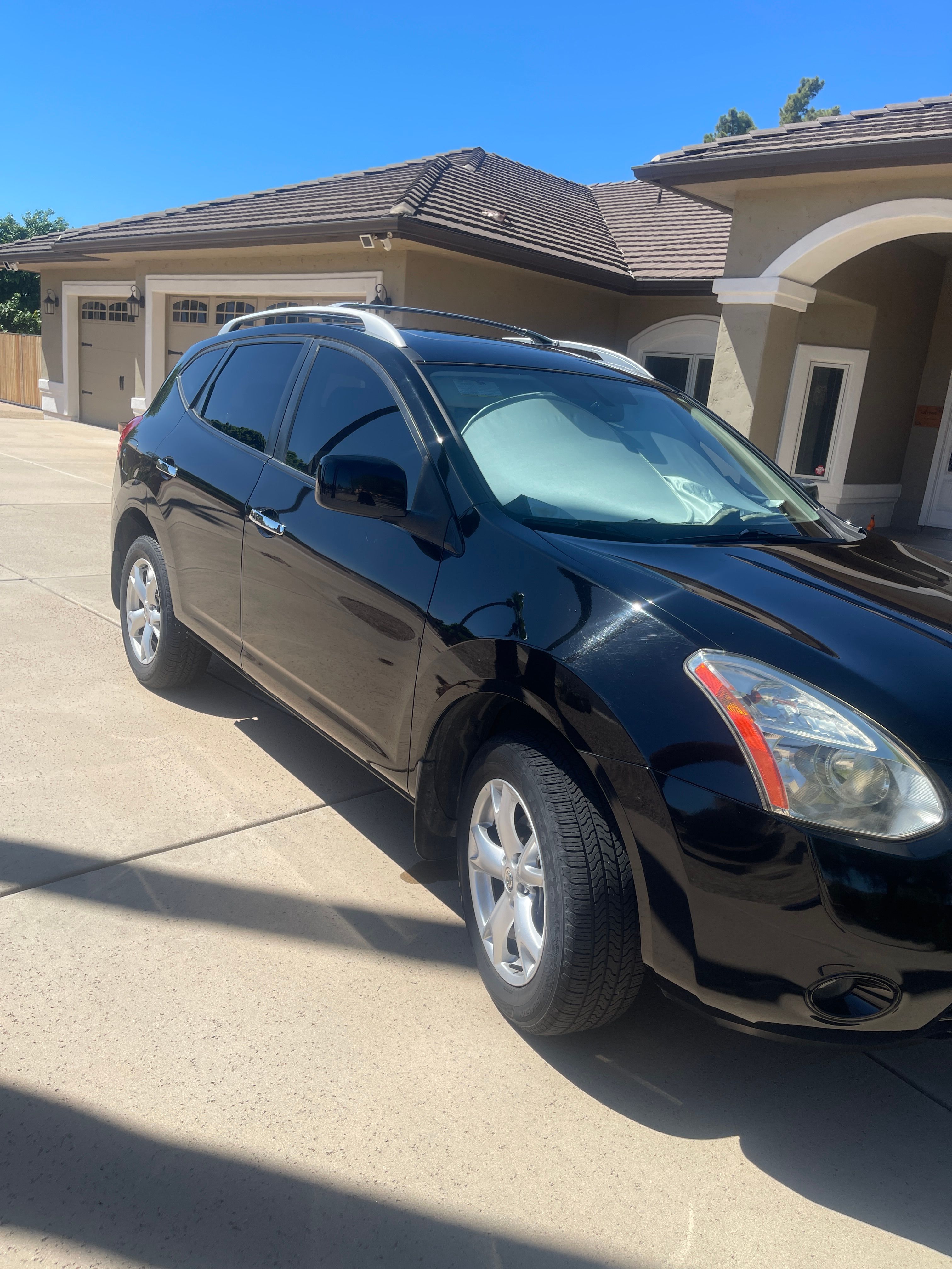 Used 2010 Nissan Rogue SL w/ Leather Pkg FWD image 4