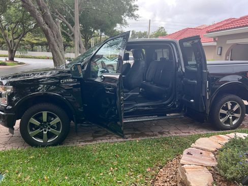 Used 2016 Ford F150 XLT w/ Equipment Group 302A Luxury image 9