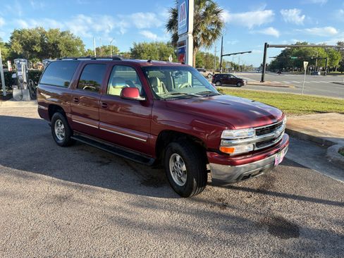 Used 2003 Chevrolet Suburban LT w/ LT Preferred Equipment Group image 4