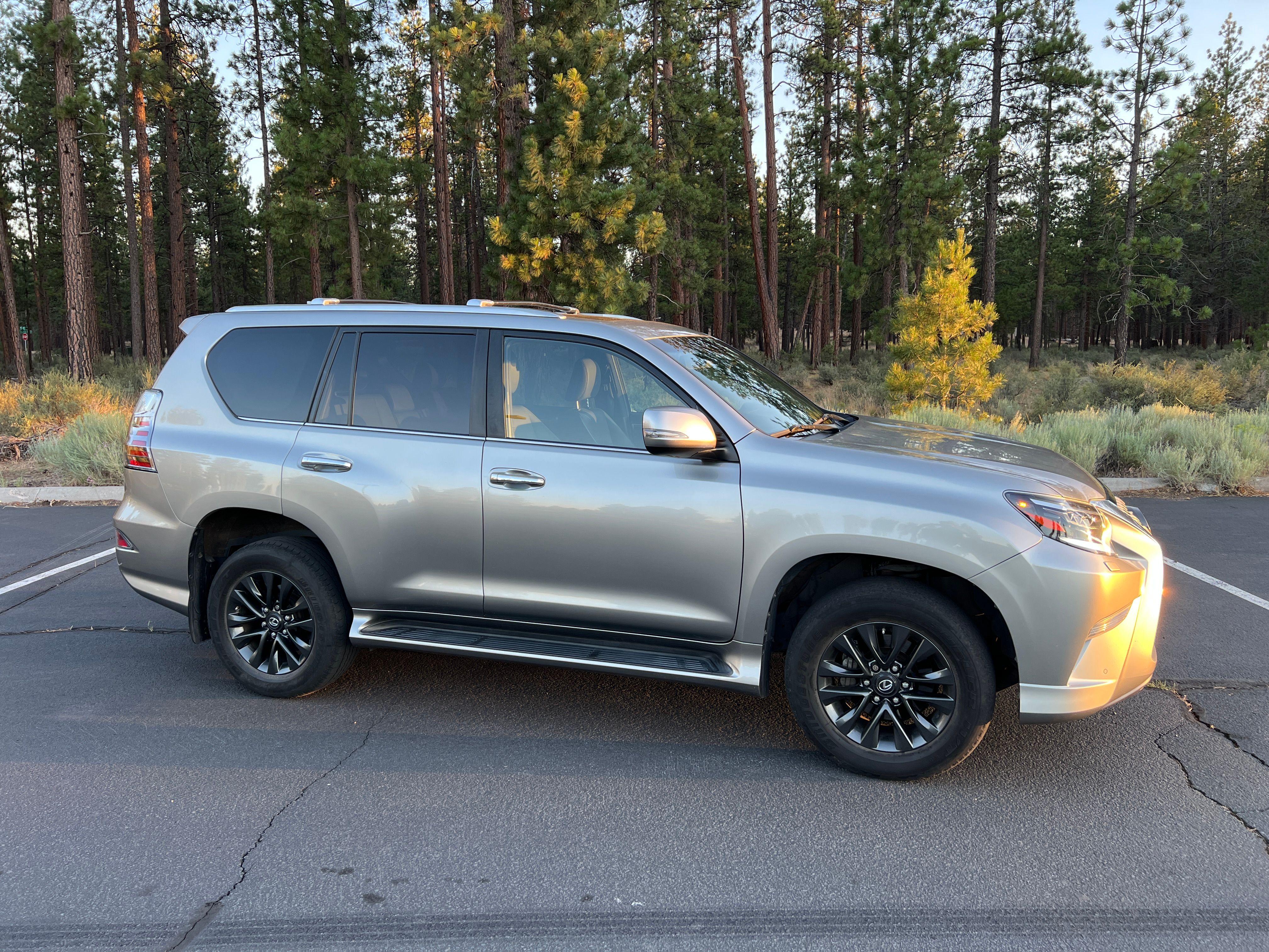 Used 2021 Lexus GX 460 Premium w/ Premium Package AWD/4WD image 11