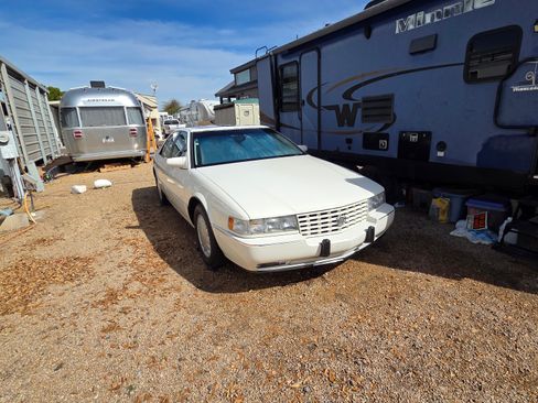 Used 1993 Cadillac Seville STS image 1