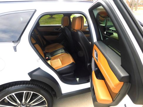 Used 2019 Land Rover Range Rover Velar R-Dynamic HSE image 12