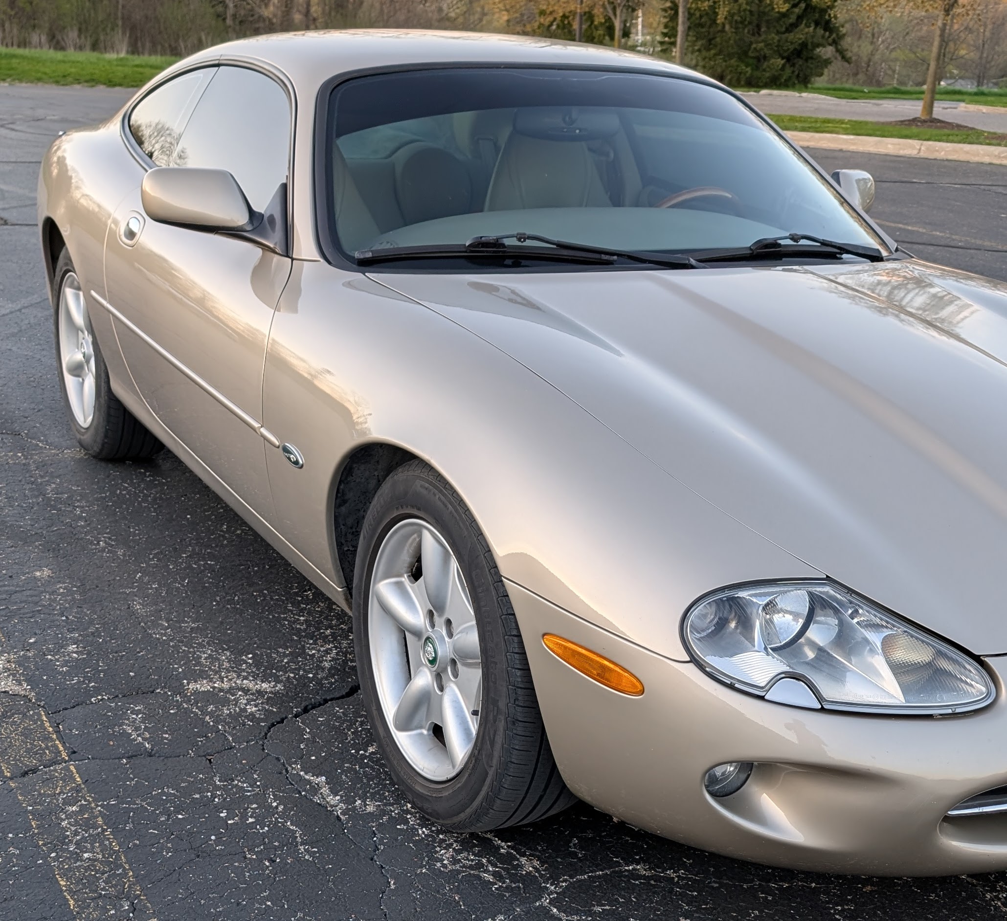 Used 1998 Jaguar XK8 Coupe RWD image 4
