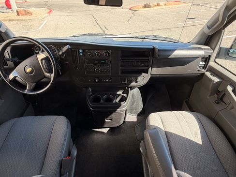 Used 2019 Chevrolet Express 3500 LS image 10