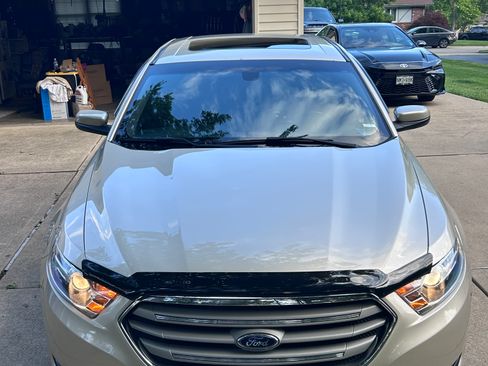 Used 2017 Ford Taurus SEL w/ Equipment Group 201A FWD image 6