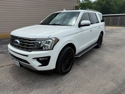Used 2020 Ford Expedition XLT w/ Equipment Group 202A RWD image 2