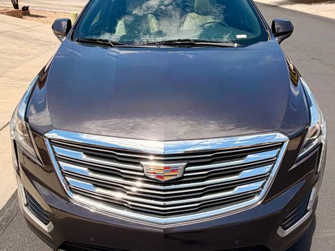 Used 2017 Cadillac XT5 Luxury w/ Driver Awareness Package FWD image 6