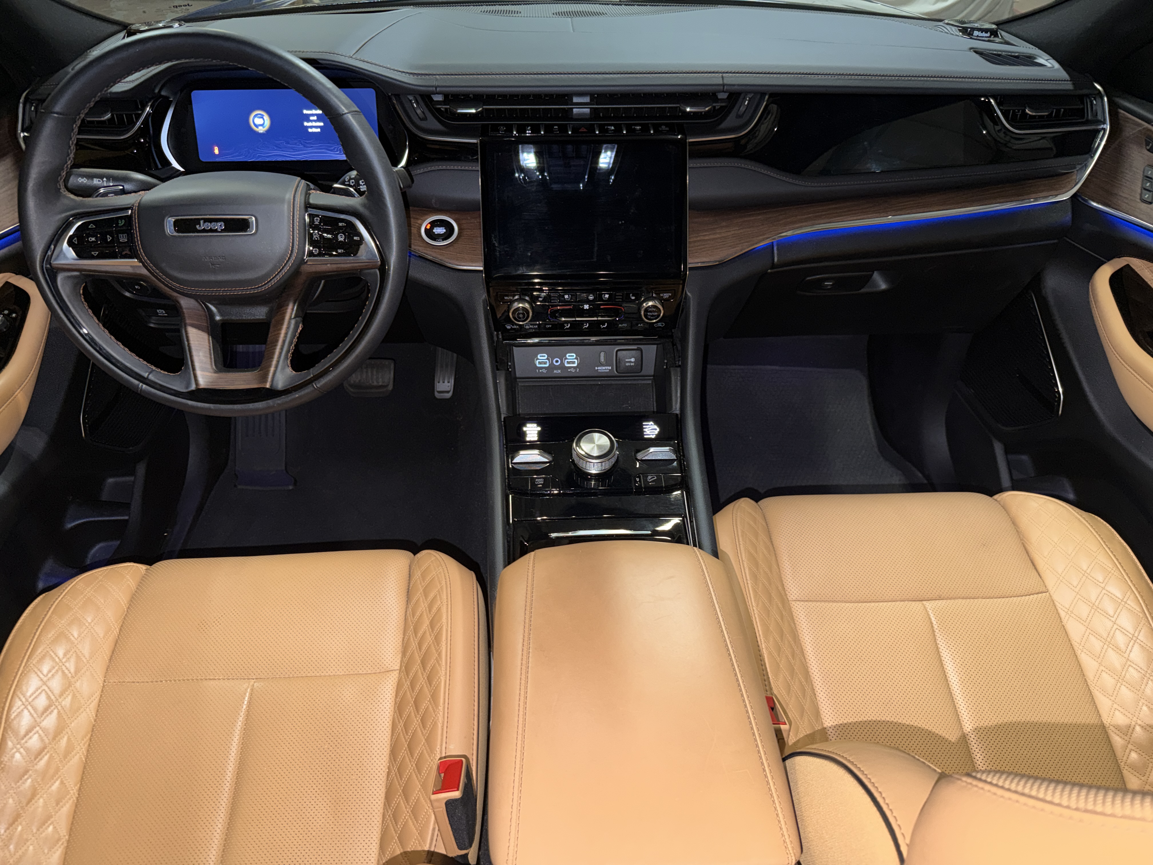Used 2024 Jeep Grand Cherokee Summit w/ Adv Protech Group IV AWD/4WD image 14