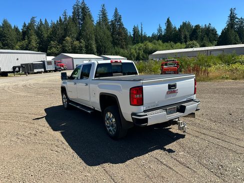 Used 2016 GMC Sierra 2500 Denali w/ Duramax Plus Package AWD/4WD image 2