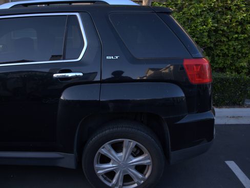 Used 2016 GMC Terrain SLT image 16