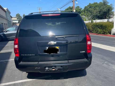 Used 2009 Chevrolet Suburban LT image 4