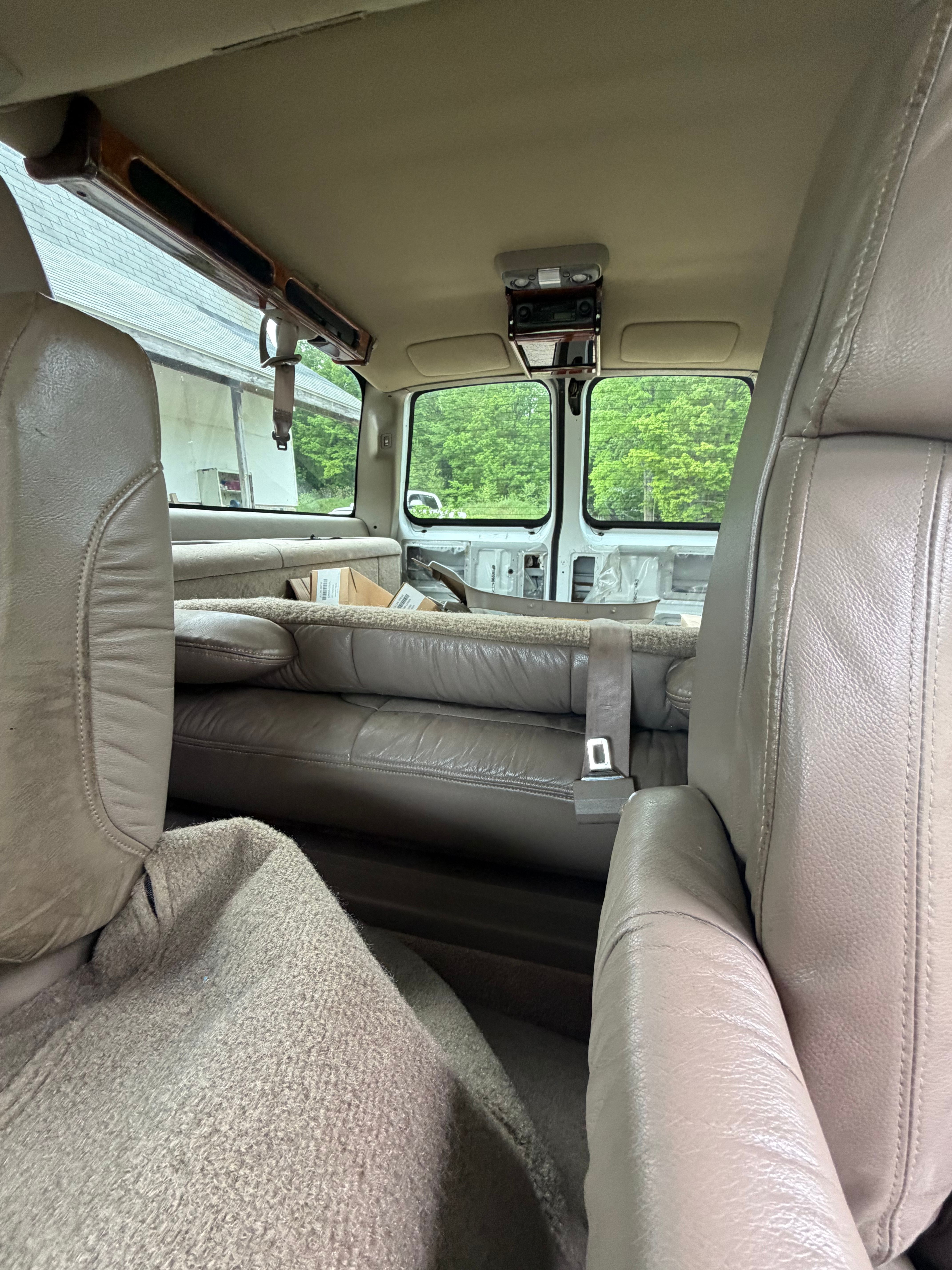 Used 1997 GMC Suburban 2500 AWD/4WD image 9