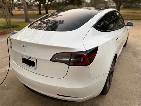 Used 2023 Tesla Model 3 Standard Range image 17
