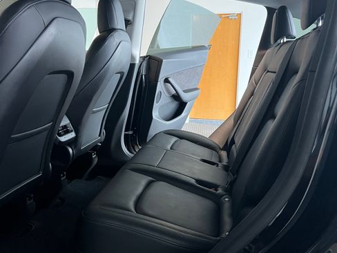 Used 2021 Tesla Model Y Long Range image 10