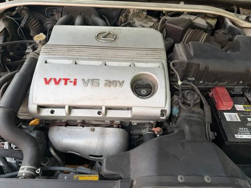Used 2002 Lexus ES 330 w/ Premium Pkg FWD image 9