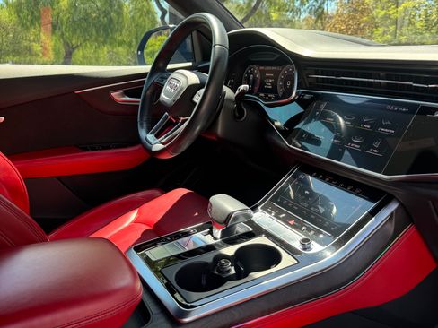 Used 2019 Audi Q8 Prestige w/ Luxury Package AWD/4WD image 16