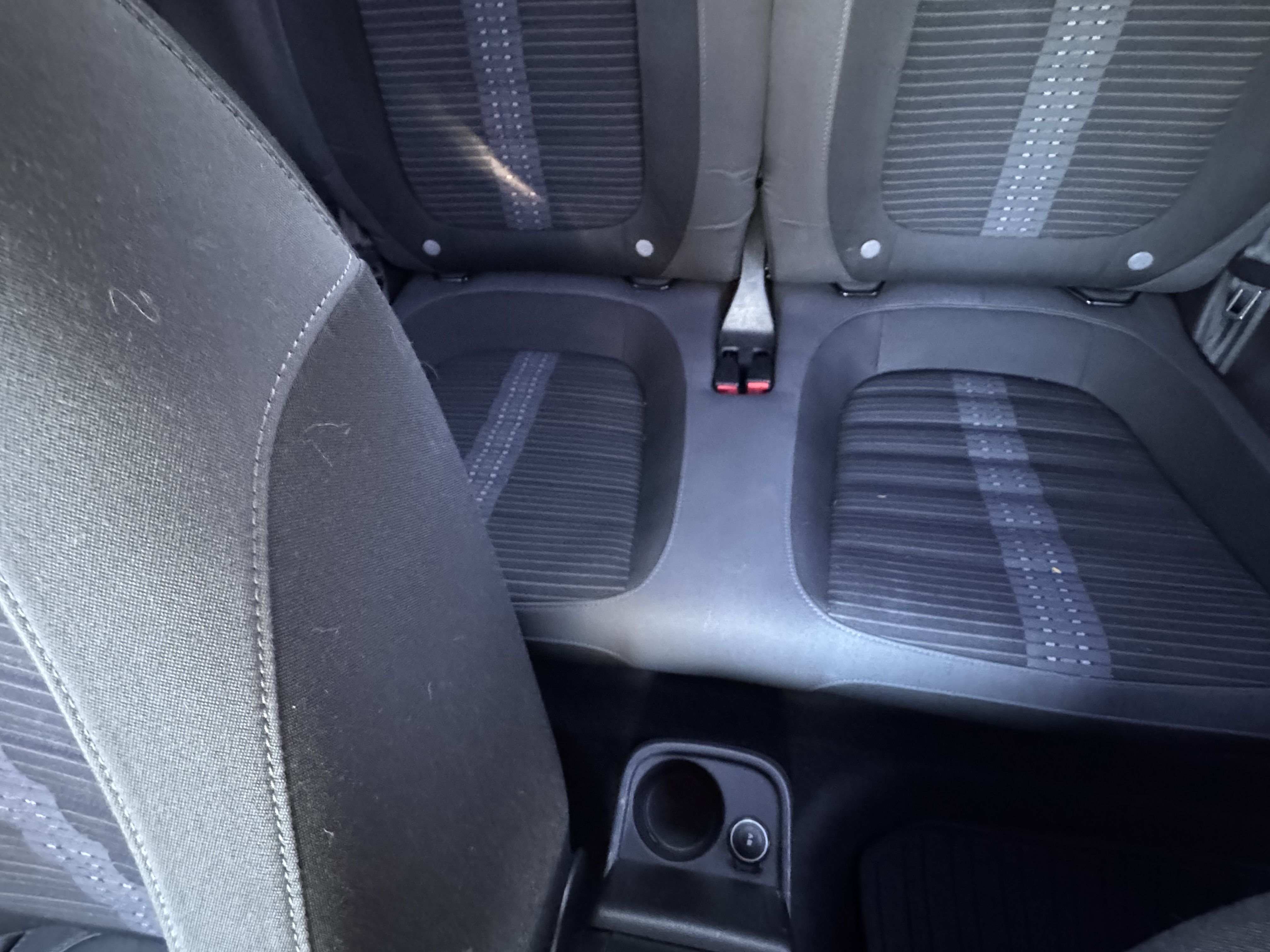 Used 2013 Volkswagen Beetle 2.0T FWD image 28