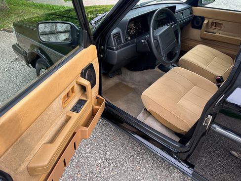 Used 1993 Volvo 240 Sedan RWD image 12
