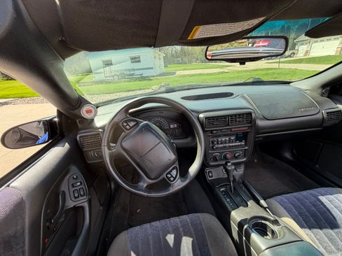 Used 2000 Chevrolet Camaro Z28 RWD image 8