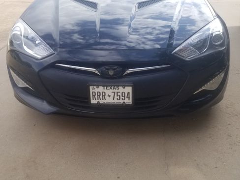 Used 2015 Hyundai Genesis 3.8 image 4