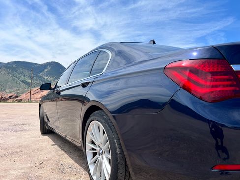 Used 2015 BMW 750Li xDrive AWD/4WD image 9