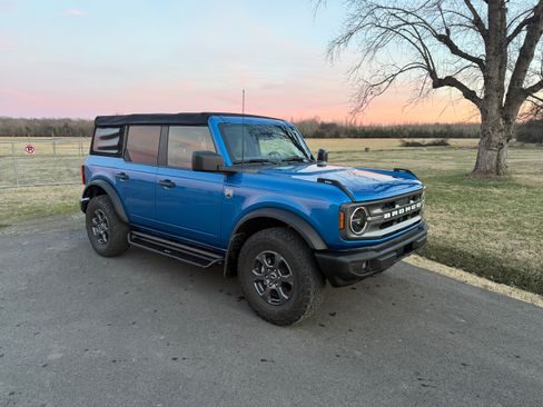 Used 2021 Ford Bronco Big Bend image 2