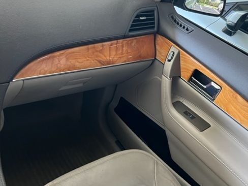 Used 2014 Lincoln MKX FWD w/ Walnut Swirl Wood Package image 13