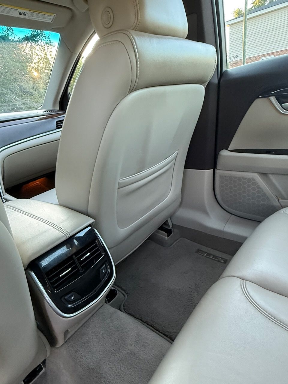 Used 2017 Cadillac XTS Luxury FWD image 25
