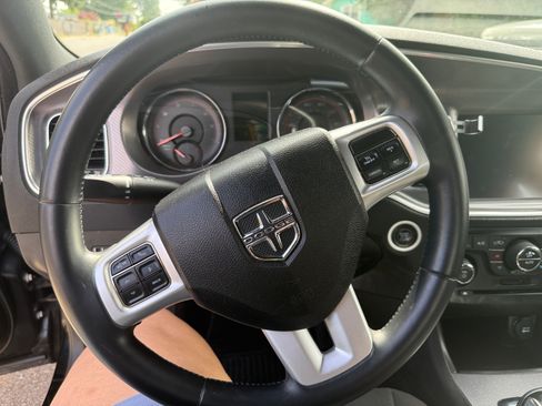 Used 2013 Dodge Charger SXT RWD image 6