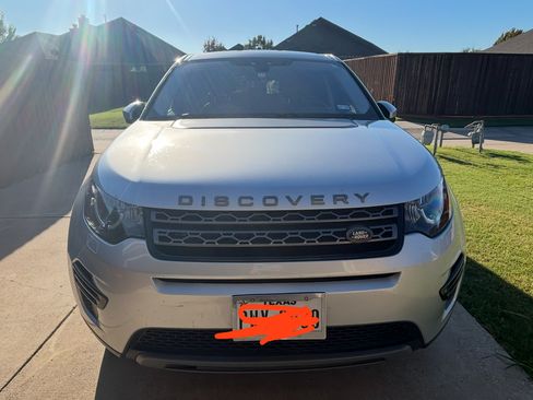 Used 2019 Land Rover Discovery Sport SE image 13