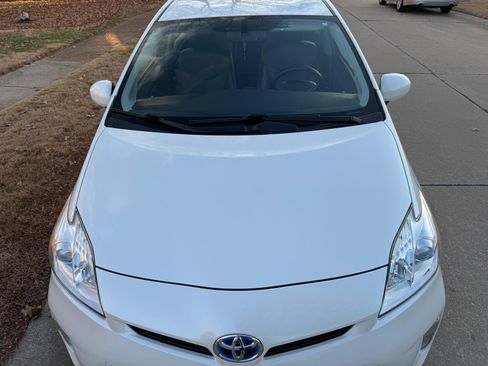 Used 2015 Toyota Prius Four image 8