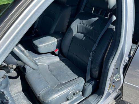 Used 2004 Cadillac De Ville Sedan w/ Equipment Group image 23