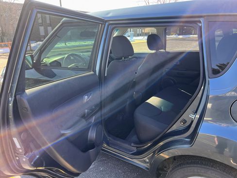 Used 2011 Kia Soul + image 21