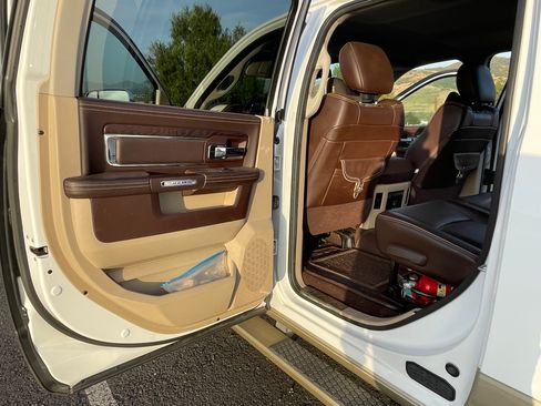 Used 2014 RAM 3500 Laramie Longhorn w/ Convenience Group AWD/4WD image 8