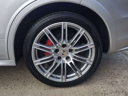 Used 2013 Porsche Cayenne GTS image 5